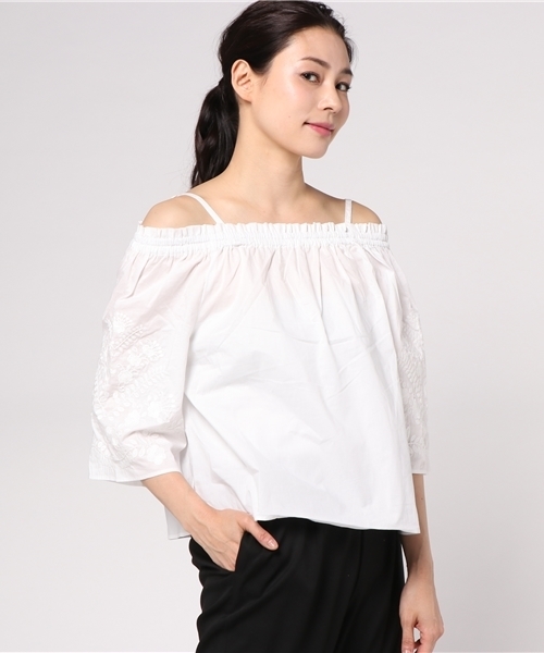 ketty cherie（ケティシェリー）の「綿ローンオフショルブラウス（シャツ/ブラウス・レディース・オフホワイト/ブラック・M）」の11枚目の写真