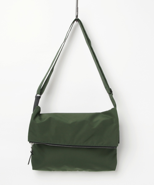 STANDARD SUPPLY（スタンダードサプライ）の「STANDARD SUPPLY / スタンダードサプライ　フォールドミュゼット（ショルダーバッグ） FOLD MUSETTE（ショルダーバッグ・メンズ・ブラック/オリーブ/カーキブラウン/ネイビー/ベージュ/グレー/グレイッシュベージュ/マスタード・FREE）」の6枚目の写真