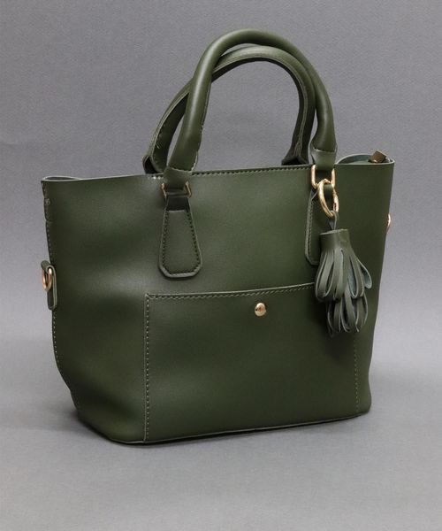 florist（フローリスト）の「【2way】フリンジチャームシンプルレザーハンドバッグ/ショルダーバッグ（ショルダーバッグ・レディース・ブラック/ベージュ/グレー/レッド/ピンク/グリーン/キャメル・FREE）」の4枚目の写真