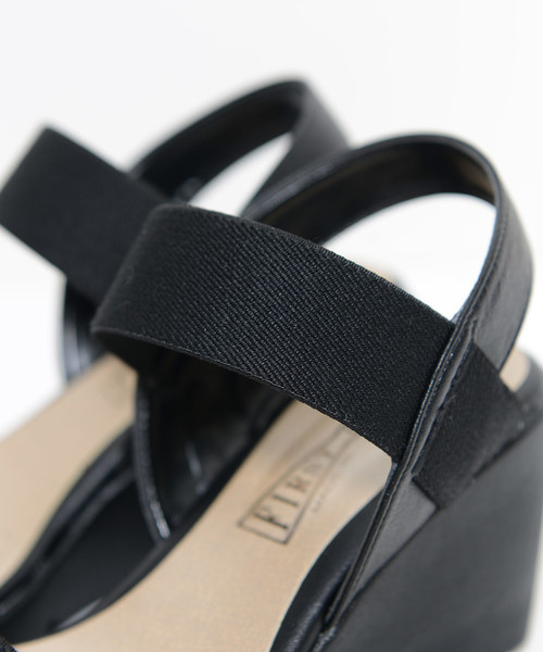 shopnikoniko（ショップニコニコ）の「日本製ストラップゴムコンフォートサンダル（サンダル・レディース・ブラック/ベージュ・LL/S/M/L）」の9枚目の写真