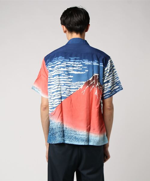 SUN SURF（サンサーフ）の「SUN SURF×ホクサイ / サンサーフ×葛飾北斎 : ガイフウカイセイ #（シャツ/ブラウス・メンズ・ネイビー・MEDIUM/LARGE）」の3枚目の写真