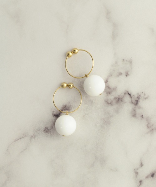 petitcro（プティクロ）の「天然石 プチマル ノンホールピアス（イヤリング・レディース・ライトブルー/ブラック/パープル/オリーブ/オレンジ/クリア/クリアグリーン/クリアイエロー/ベビーピンク/ロイヤルブルー/オレンジ系その他/ブラウン/ネイビー/レッド/ホワイト/ブラック系その他/ホワイト系その他/ダークパープル/グリーン/ブルー系その他/コーラルピンク/オレンジ系その他2・ONE SIZE）」の2枚目の写真