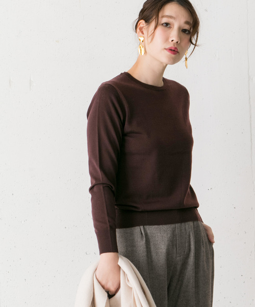 URBAN RESEARCH ROSSO WOMEN（アーバンリサーチ　ロッソ）の「ベーシッククルーネックニット（ニット/セーター・レディース・アイボリー/ブラウン系その他/イエロー・FREE）」の2枚目の写真