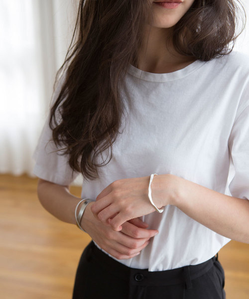 marjour(マージュール)の「BILLOW BANGLE(バングル/リストバンド・レディース・シルバー/ゴールド・FREE)」の6枚目の写真