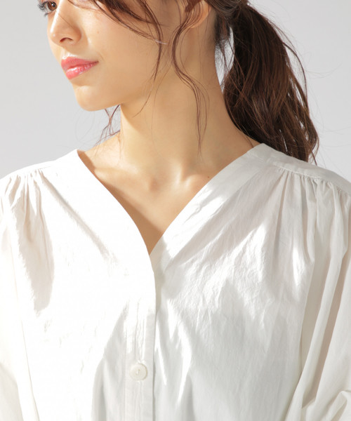 BAYFLOW（ベイフロー）の「ベルトツキガウンワンピース（ワンピース・レディース・ホワイト/ブルー/ネイビー・MEDIUM/SMALL）」の20枚目の写真