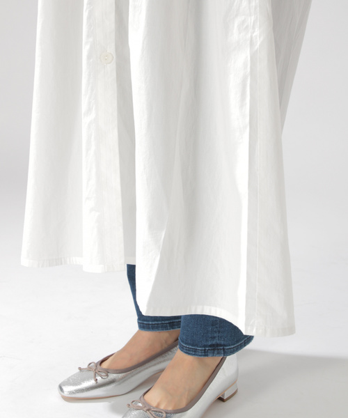 BAYFLOW（ベイフロー）の「ベルトツキガウンワンピース（ワンピース・レディース・ホワイト/ブルー/ネイビー・MEDIUM/SMALL）」の14枚目の写真