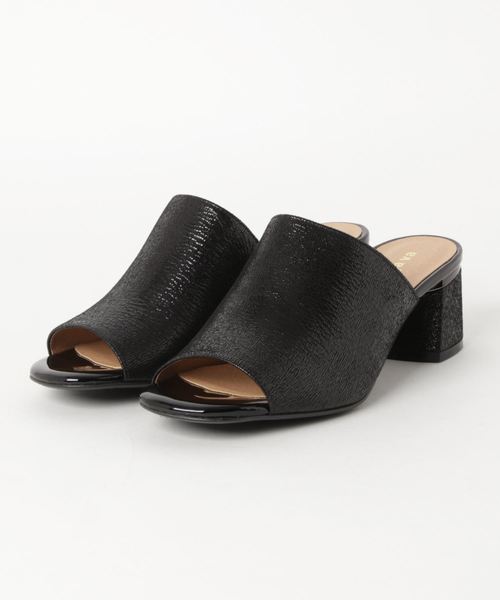 cava cava（サヴァサヴァ）の「〈cavacava (サヴァサヴァ)〉ワンバンドサンダル（サンダル・レディース・ブラック/シルバー/シャンパン/ブラック系その他・22.5cm/23.0cm/23.5cm/24.0cm/24.5cm）」の2枚目の写真