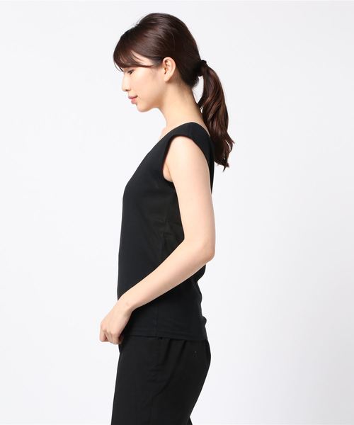 ottilie（オティーリエ）の「スクエアネックプルオーバー（Tシャツ/カットソー・レディース・オフホワイト/ブラック/チャコールグレー/ブラウン・FREE）」の5枚目の写真