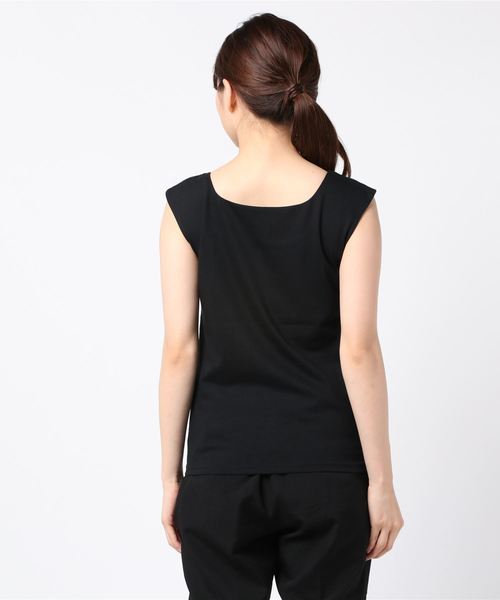 ottilie（オティーリエ）の「スクエアネックプルオーバー（Tシャツ/カットソー・レディース・オフホワイト/ブラック/チャコールグレー/ブラウン・FREE）」の6枚目の写真