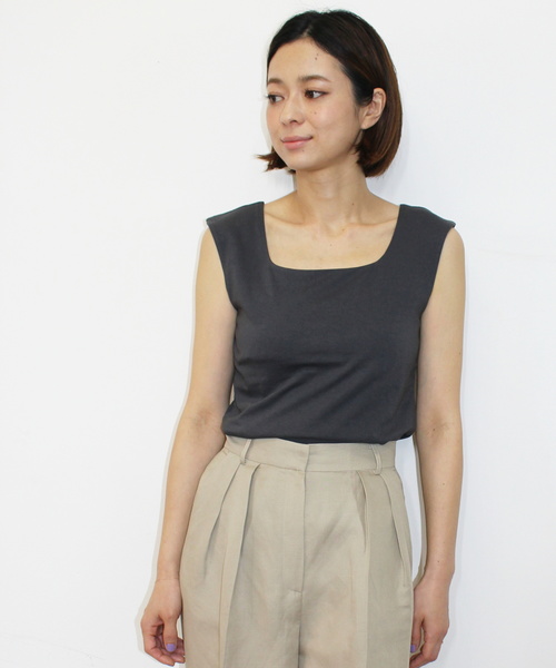 ottilie（オティーリエ）の「スクエアネックプルオーバー（Tシャツ/カットソー・レディース・オフホワイト/ブラック/チャコールグレー/ブラウン・FREE）」の4枚目の写真