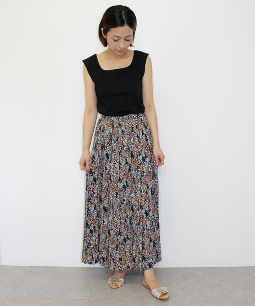 ottilie（オティーリエ）の「スクエアネックプルオーバー（Tシャツ/カットソー・レディース・オフホワイト/ブラック/チャコールグレー/ブラウン・FREE）」の9枚目の写真