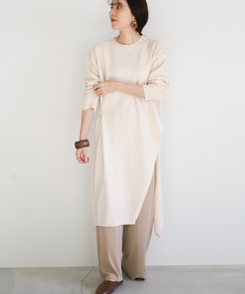 select MOCA（セレクトモカ）の「オーバースリットニットワンピース/クルーネックワンポイントボタンデザインレイヤードワンピ（ワンピース・レディース・ブラック/ブラウン/アイボリー・FREE）」の2枚目の写真
