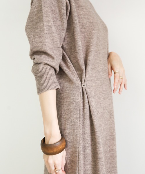 select MOCA（セレクトモカ）の「オーバースリットニットワンピース/クルーネックワンポイントボタンデザインレイヤードワンピ（ワンピース・レディース・ブラック/ブラウン/アイボリー・FREE）」の11枚目の写真