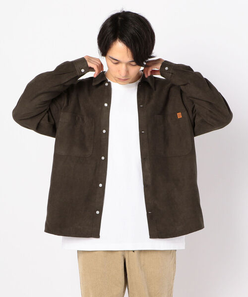 UNIVERSAL OVERALL(ユニバーサルオーバーオール)の「【UNIVERSAL OVERALL / ユニバーサルオーバーオール】ポリスエード オープンカラーシャツ #U813126(ブルゾン・メンズ・ブラック/ダークブラウン/ベージュ・M/L)」の2枚目の写真