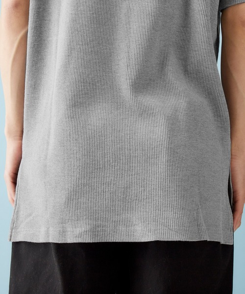 MONO-MART（モノマート）の「サーマル半袖ワッフル編みクルーネックサイドスリットカットソー（Tシャツ/カットソー・メンズ・スモークピンク/ブラウン系その他/アイボリー/キャメル/ヘザーグレー/チャコールグレー/ベージュ/カーキ/ブラック/ネイビー/ブルーグリーン/パープル系その他/ブルー系その他・XL/L/M/S）」の21枚目の写真