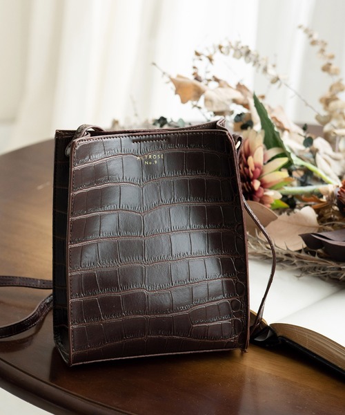 ALTROSE（アルトローズ）の「ショルダ－バッグ ミニショルダー シンシア ラセット（ショルダーバッグ・レディース・ブラック/ベージュ/グレー/ブラック系その他/ブラウン系その他/アニマル/グレー系その他6/ブラック系その他6/ベージュ系その他6/グリーン/ブラック系その他7/ブラウン系その他7/アイボリー/ゼブラ/レオパード/ブラウン系/キャメル/ベージュ系/ライトグリーン/ブルー/フューシャピンク/パープル/オレンジ/レッド/クリーム/ネイビー/ダークベージュ/ダークグリーン/ワイン・FREE）」の8枚目の写真