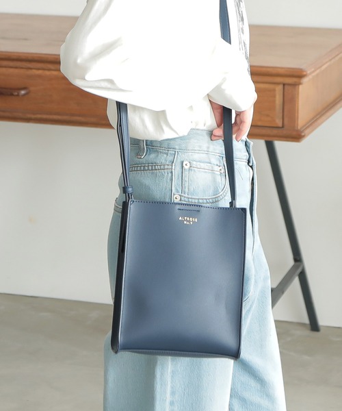 ALTROSE（アルトローズ）の「ショルダ－バッグ ミニショルダー シンシア ラセット（ショルダーバッグ・レディース・ブラック/ベージュ/グレー/ブラック系その他/ブラウン系その他/アニマル/グレー系その他6/ブラック系その他6/ベージュ系その他6/グリーン/ブラック系その他7/ブラウン系その他7/アイボリー/ゼブラ/レオパード/ブラウン系/キャメル/ベージュ系/ライトグリーン/ブルー/フューシャピンク/パープル/オレンジ/レッド/クリーム/ネイビー/ダークベージュ/ダークグリーン/ワイン・FREE）」の19枚目の写真