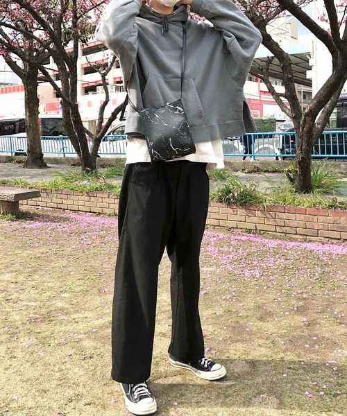 ALTROSE（アルトローズ）の「ショルダ－バッグ ミニショルダー シンシア ラセット（ショルダーバッグ・レディース・ブラック/ベージュ/グレー/ブラック系その他/ブラウン系その他/アニマル/グレー系その他6/ブラック系その他6/ベージュ系その他6/グリーン/ブラック系その他7/ブラウン系その他7/アイボリー/ゼブラ/レオパード/ブラウン系/キャメル/ベージュ系/ライトグリーン/ブルー/フューシャピンク/パープル/オレンジ/レッド/クリーム/ネイビー/ダークベージュ/ダークグリーン/ワイン・FREE）」の4枚目の写真