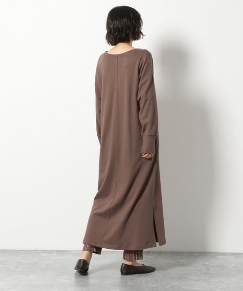 LAKOLE（ラコレ）の「センターシームスウェットマキシワンピース / LAKOLE（ワンピース・レディース・ダークグレー/モカ/ベージュ/カーキ/ライトグリーン/ブラック/ナチュラル・SMALL/MEDIUM）」の13枚目の写真