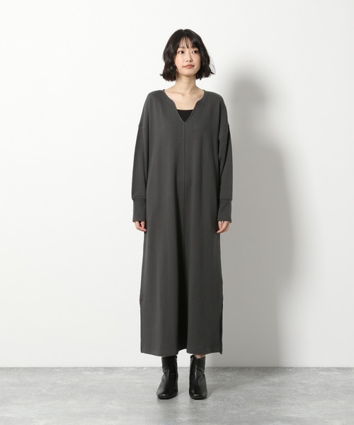 LAKOLE（ラコレ）の「センターシームスウェットマキシワンピース / LAKOLE（ワンピース・レディース・ダークグレー/モカ/ベージュ/カーキ/ライトグリーン/ブラック/ナチュラル・SMALL/MEDIUM）」の16枚目の写真