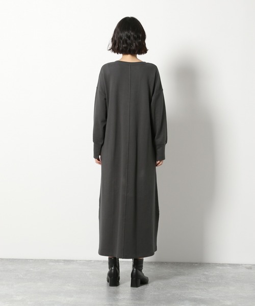 LAKOLE（ラコレ）の「センターシームスウェットマキシワンピース / LAKOLE（ワンピース・レディース・ダークグレー/モカ/ベージュ/カーキ/ライトグリーン/ブラック/ナチュラル・SMALL/MEDIUM）」の18枚目の写真