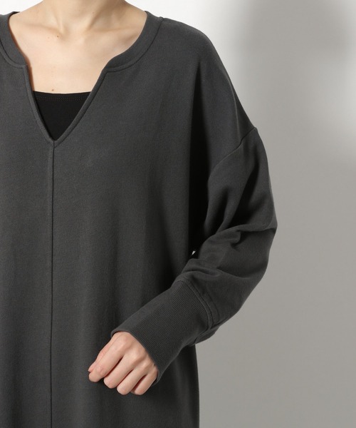 LAKOLE（ラコレ）の「センターシームスウェットマキシワンピース / LAKOLE（ワンピース・レディース・ダークグレー/モカ/ベージュ/カーキ/ライトグリーン/ブラック/ナチュラル・SMALL/MEDIUM）」の21枚目の写真
