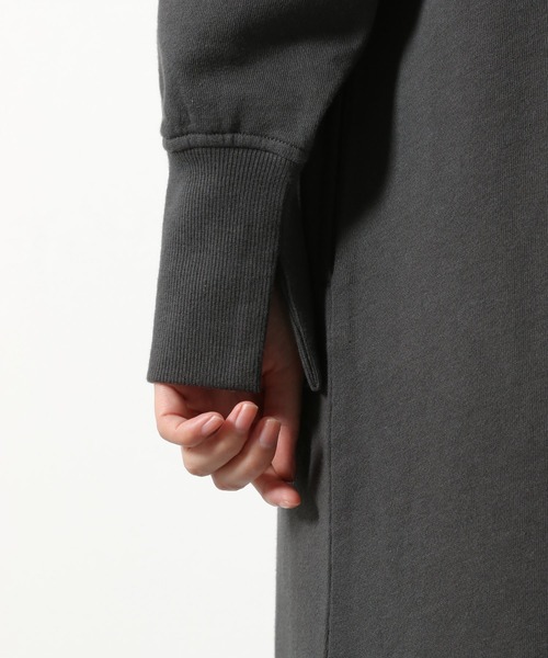 LAKOLE（ラコレ）の「センターシームスウェットマキシワンピース / LAKOLE（ワンピース・レディース・ダークグレー/モカ/ベージュ/カーキ/ライトグリーン/ブラック/ナチュラル・SMALL/MEDIUM）」の22枚目の写真