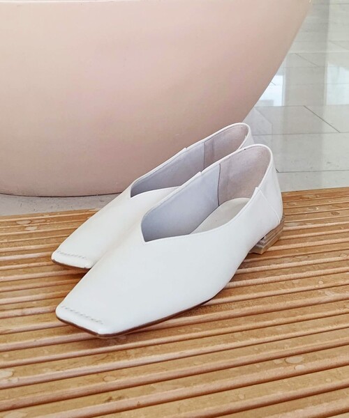 grove(グローブ)の「◆【22.5-24.5/WEB限定】受注生産☆1か月でお届け。やわここちカップヒールパンプス(パンプス・レディース・アイボリー系7/グリーン系5/パープル系1・30/25)」の2枚目の写真