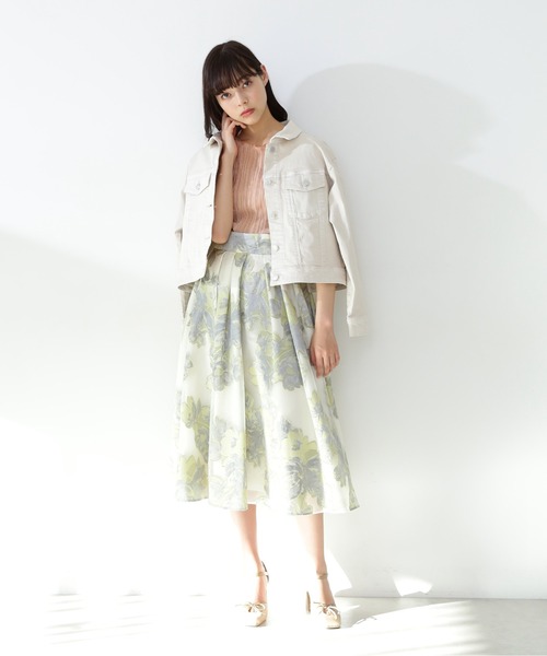 ジルバイジルシチュアート ジャガード花柄スカート 花柄でも大人っぽく見せたい！」大人が安心して着られる