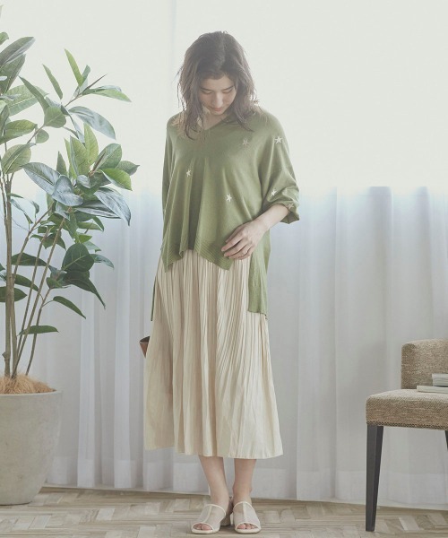 LIPSTAR（リップスター）の「星柄ニットプルオーバー（ニット/セーター・レディース・ブラック/ベージュ/グリーン・M）」の4枚目の写真