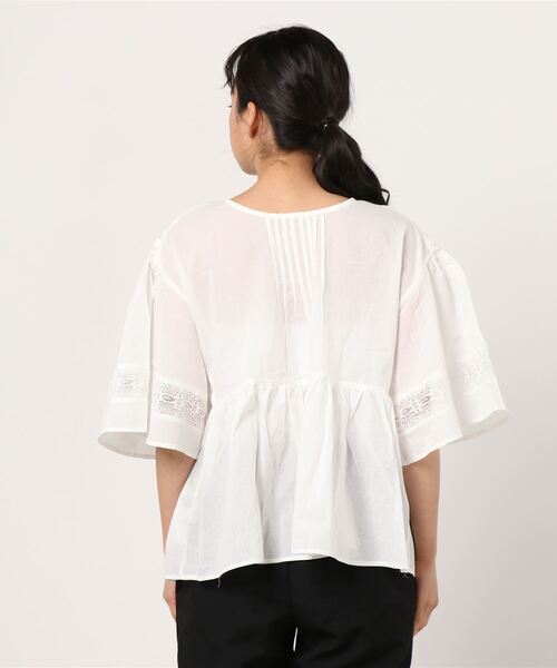 Auntie Rosa Holiday（アンティローザホリデー）の「レース使いブラウス（シャツ/ブラウス・レディース・ライトグレー/ブラウン/オフホワイト・FREE）」の4枚目の写真