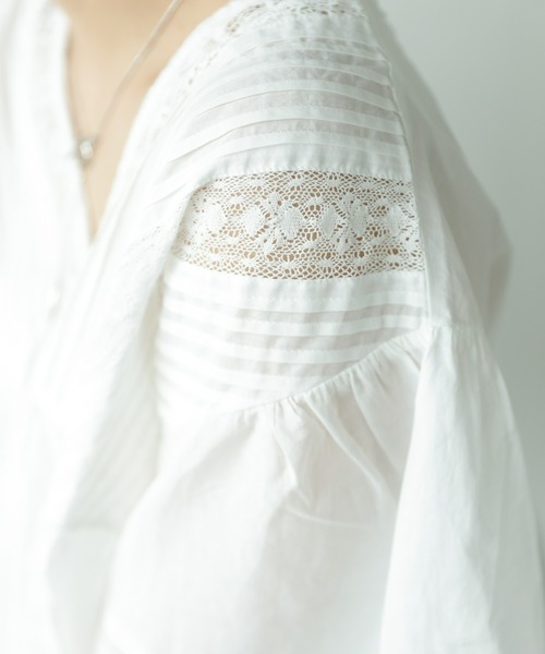 Auntie Rosa Holiday（アンティローザホリデー）の「レース使いブラウス（シャツ/ブラウス・レディース・ライトグレー/ブラウン/オフホワイト・FREE）」の13枚目の写真