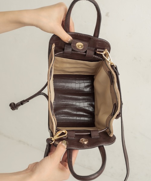 CAPRICIEUX LE'MAGE(カプリシューレマージュ)の「スエードコンビミニトートバッグ(ハンドバッグ・レディース・ブラック/ブラウン/グレイッシュベージュ・ONESIZE)」の9枚目の写真