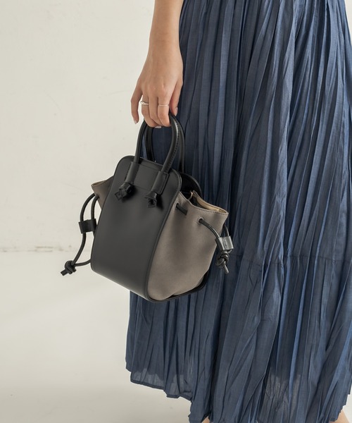 CAPRICIEUX LE'MAGE(カプリシューレマージュ)の「スエードコンビミニトートバッグ(ハンドバッグ・レディース・ブラック/ブラウン/グレイッシュベージュ・ONESIZE)」の12枚目の写真