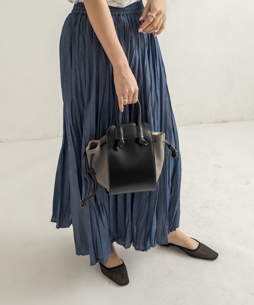 CAPRICIEUX LE'MAGE(カプリシューレマージュ)の「スエードコンビミニトートバッグ(ハンドバッグ・レディース・ブラック/ブラウン/グレイッシュベージュ・ONESIZE)」の13枚目の写真