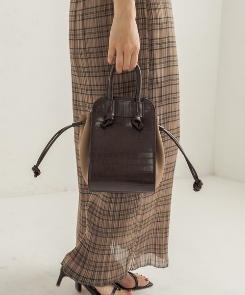 CAPRICIEUX LE'MAGE(カプリシューレマージュ)の「スエードコンビミニトートバッグ(ハンドバッグ・レディース・ブラック/ブラウン/グレイッシュベージュ・ONESIZE)」の16枚目の写真