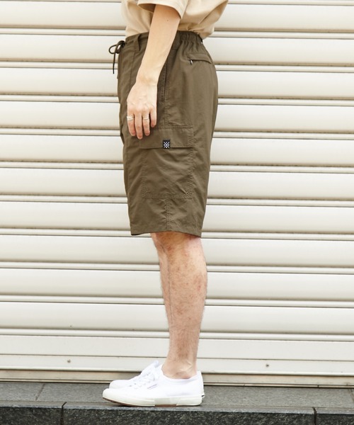 CIAOPANIC TYPY（チャオパニックティピー）の「Roueナイロンカーゴショートパンツ（カーゴパンツ・メンズ・ブラック/カーキ・MEDIUM/LARGE）」の5枚目の写真