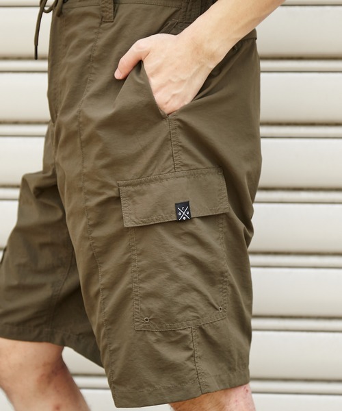 CIAOPANIC TYPY（チャオパニックティピー）の「Roueナイロンカーゴショートパンツ（カーゴパンツ・メンズ・ブラック/カーキ・MEDIUM/LARGE）」の3枚目の写真