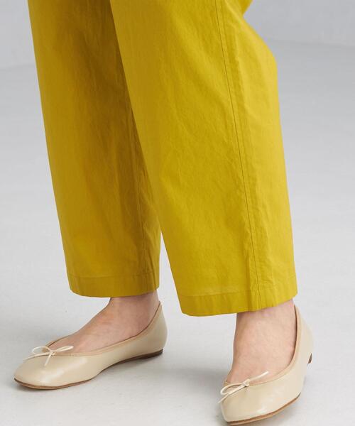 green label relaxing（グリーンレーベルリラクシング）の「タイプライター 2タック テーパード パンツ（その他パンツ・レディース・イエロー/ネイビー/パープル・36/38）」の16枚目の写真