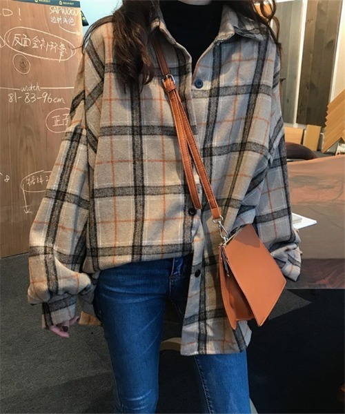 MAISON DE THERESE（メゾン ド テレーズ）の「ビッグシルエットチェックシャツブラウス（シャツ/ブラウス・レディース・ベージュ/ブルー・M/X-LARGE/LARGE/SMALL/XX-LARGE）」の4枚目の写真