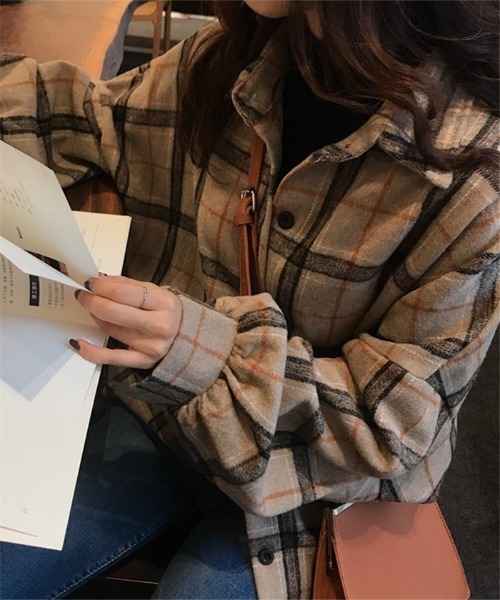 MAISON DE THERESE（メゾン ド テレーズ）の「ビッグシルエットチェックシャツブラウス（シャツ/ブラウス・レディース・ベージュ/ブルー・M/X-LARGE/LARGE/SMALL/XX-LARGE）」の3枚目の写真