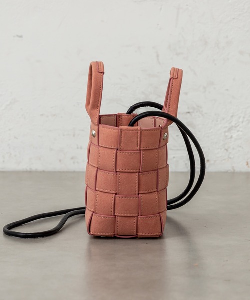 mystic（ミスティック）の「ボア巾着付編み込みミニBAG（ショルダーバッグ・レディース・オレンジ/ブルー・ONE SIZE）」の6枚目の写真