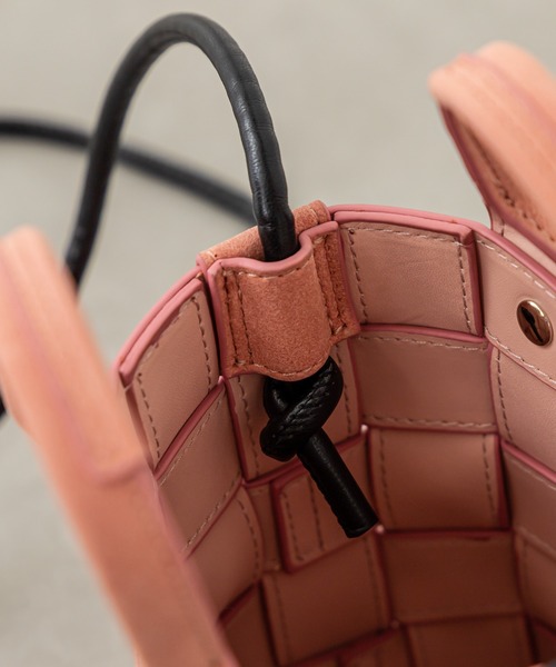 mystic（ミスティック）の「ボア巾着付編み込みミニBAG（ショルダーバッグ・レディース・オレンジ/ブルー・ONE SIZE）」の15枚目の写真