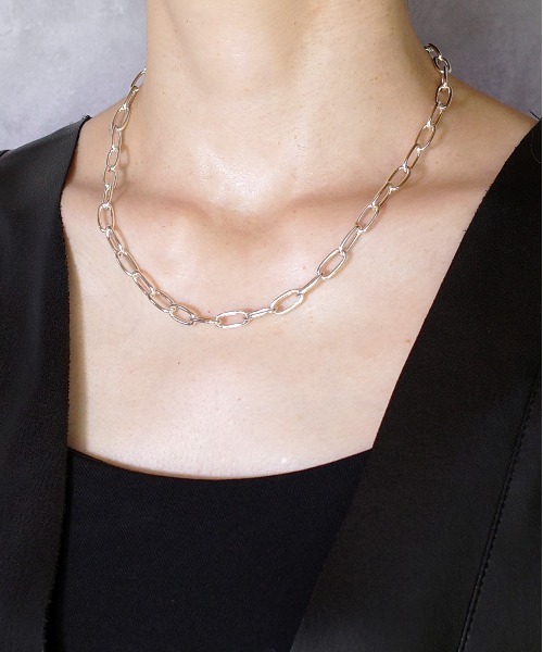 SIGNAL(シグナル)の「【SIGNAL /シグナル】 Oval Chain Necklace /オーバルチェーンネックレス(ネックレス・レディース・シルバー/ゴールド/シルバー×ゴールド・40cm)」の2枚目の写真