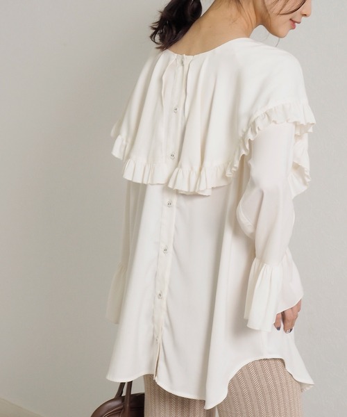 Crisp(クリスプ)の「エアリーフリルブラウス(シャツ/ブラウス・レディース・チャコールグレー/アイボリー/ピンクベージュ・FREE)」の2枚目の写真