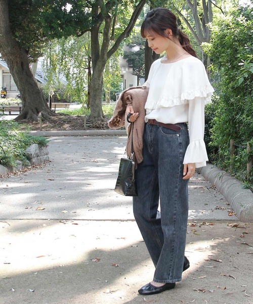 Crisp(クリスプ)の「エアリーフリルブラウス(シャツ/ブラウス・レディース・チャコールグレー/アイボリー/ピンクベージュ・FREE)」の5枚目の写真