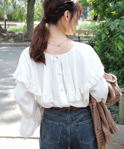 Crisp(クリスプ)の「エアリーフリルブラウス(シャツ/ブラウス・レディース・チャコールグレー/アイボリー/ピンクベージュ・FREE)」の8枚目の写真