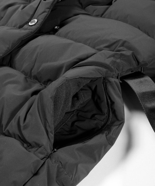 BURBERRY(バーバリー)の「BURBERRY Detachable FOODIE VELVET PUPPER COAT デタッチャブルフード ベルテッド パファーコート ダウン(ダウンジャケット/コート・レディース・ブラック・MEDIUM)」の3枚目の写真