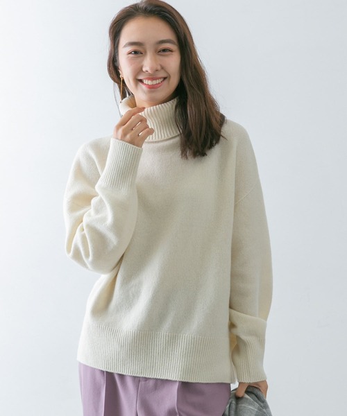 URBAN RESEARCH ROSSO(アーバンリサーチロッソ)の「バックシームタートルニット(ニット/セーター・レディース・グリーン系その他/ミント/ネイビー/オフホワイト・FREE)」の1枚目の写真