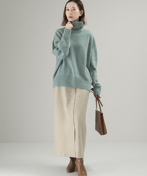 URBAN RESEARCH ROSSO(アーバンリサーチロッソ)の「バックシームタートルニット(ニット/セーター・レディース・グリーン系その他/ミント/ネイビー/オフホワイト・FREE)」の6枚目の写真